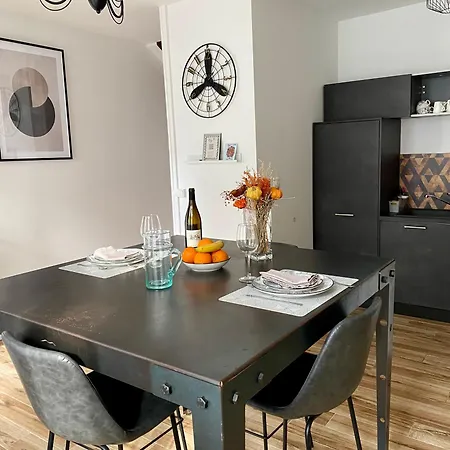 De La Tour Carree بيت للعطل *