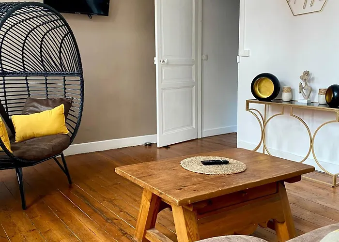 De La Tour Carrée Hébergement de vacances