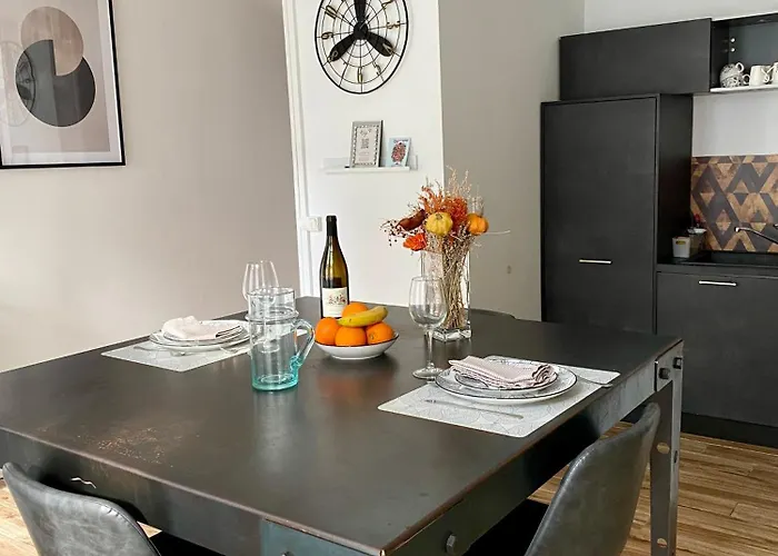 De La Tour Carrée Hébergement de vacances *